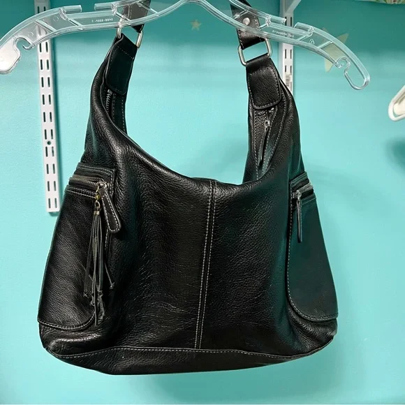 Etienne Aigner leather hobo in EUC - Picture 2 of 7